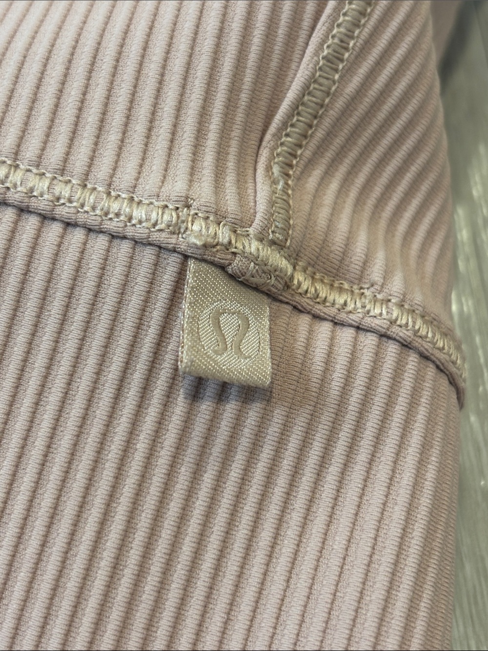 Lululemon Power Pivot Ribbed Tank - Picture 10 of 14